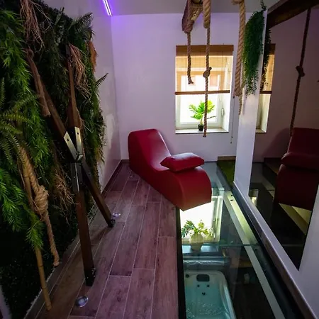 L'evasion Loveroom *